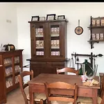 伊尔城堡农庄旅馆 *