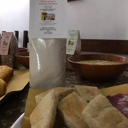 Il Castello Agroturismo *